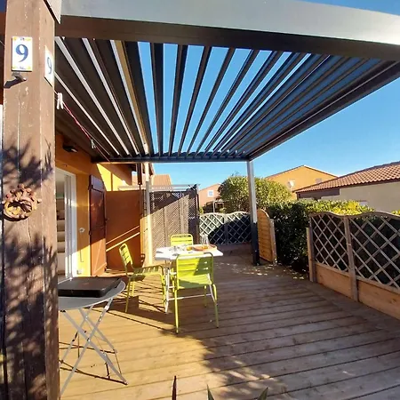 Pavillon T2 Mezzanine Climatise, Piscine Et Parking Daire