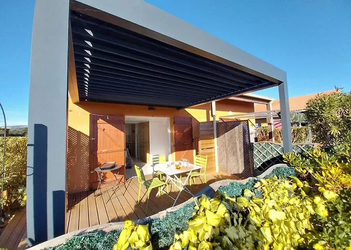 Pavillon T2 Mezzanine Climatise, Piscine Et Parking *